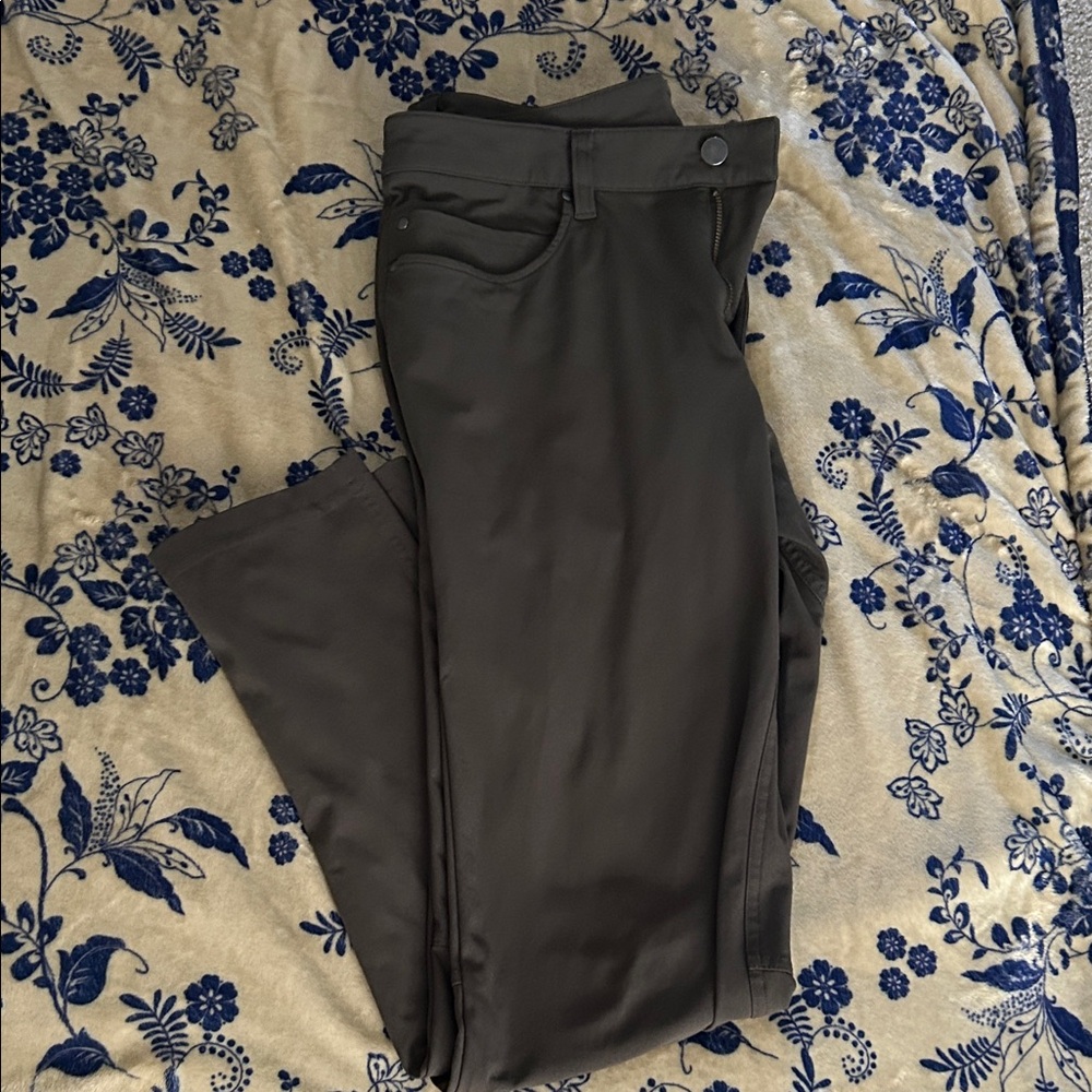 ABC Skinny-Fit Pant Warpstreme 30x30”
Colour: dark olive